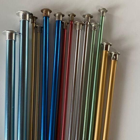 Lot of 7 Pair of Aluminum Knitting Needles - Picture 2 of 4